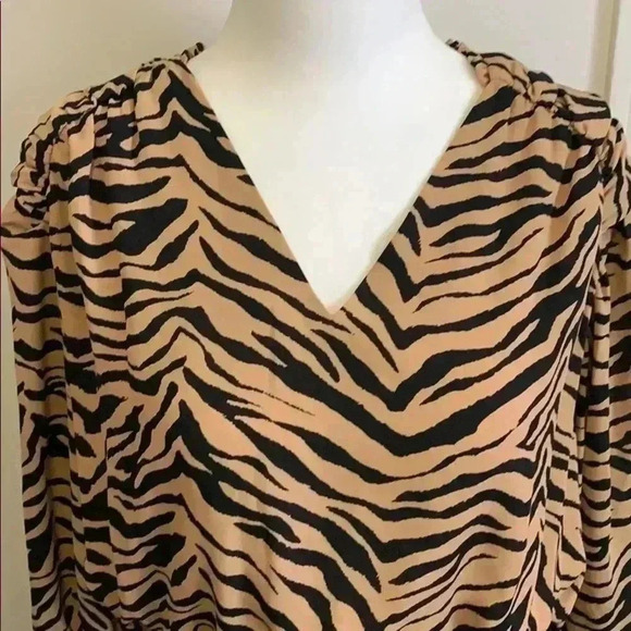BNWT Rebecca Minkoff Isabella tiger print mini dress in camel zebra size  Xs - Picture 8 of 8